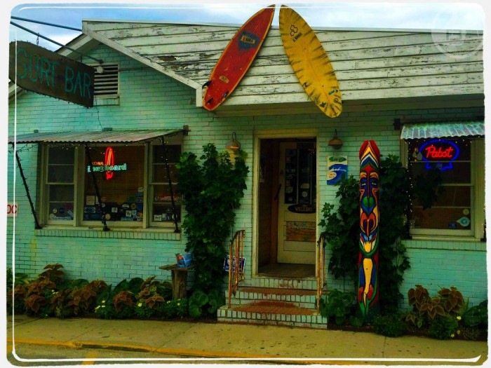 Like Folly Beach Dining/Nightlife